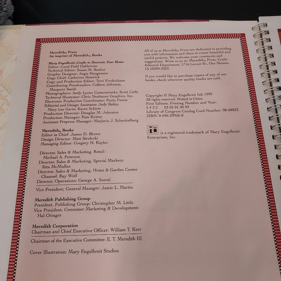 Mary Engelbreit Crafts To Decorate Your Home Hardcover Spiral 1999 First Edition - Picture 6 of 6